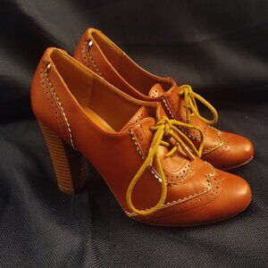 Women's Burnt Orange Oxford Shoes Heeled Size 7